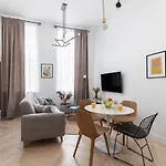 Boduena 4 - Elegant In Centre By Renters Апартаменты