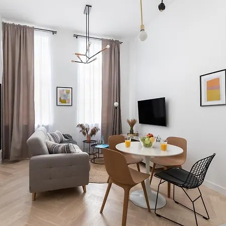 Boduena 4 - Elegant In Centre By Renters דירה